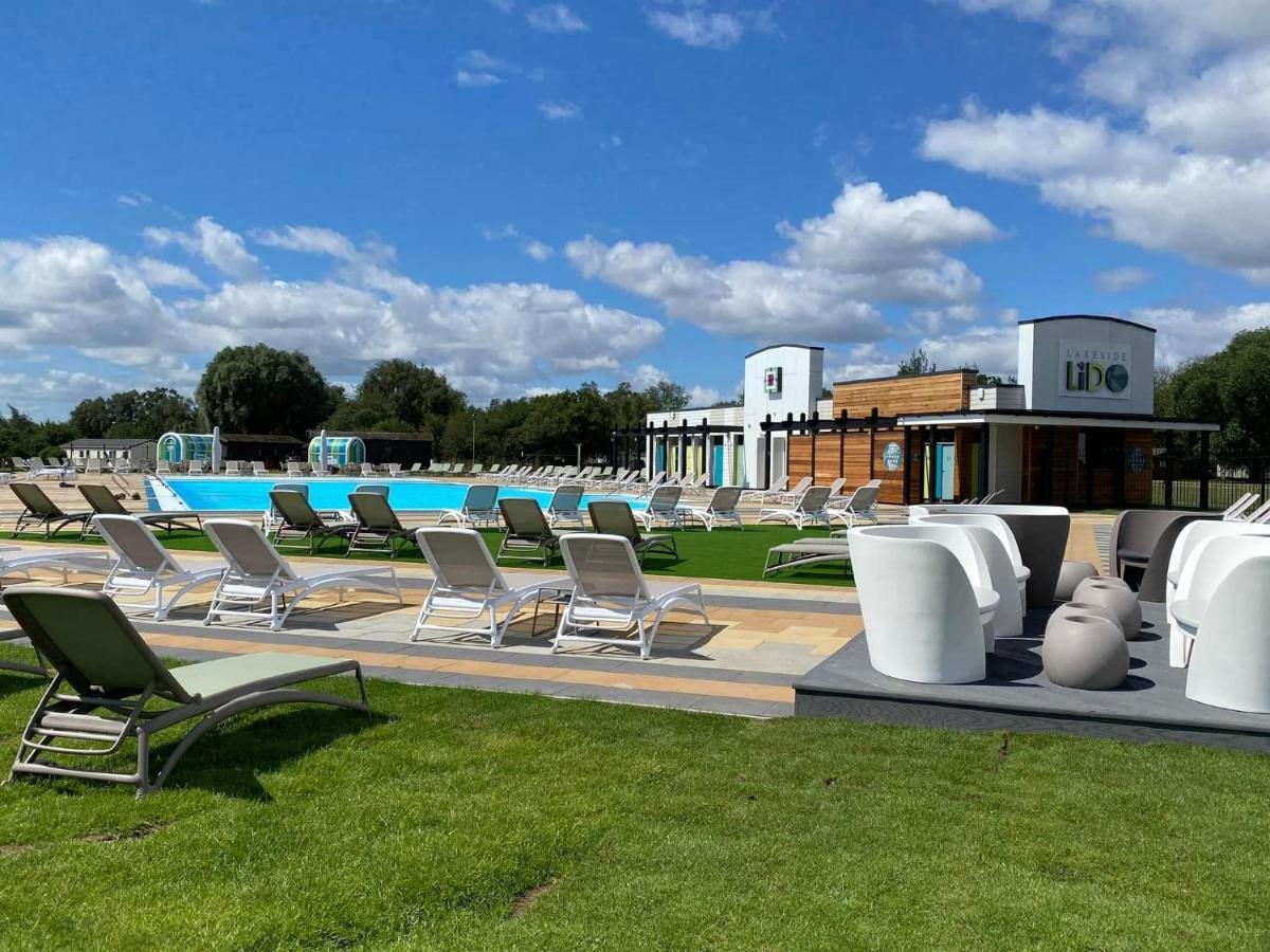 فندق The Sunflower Luxury Caravan At Tattersall Lakes تاتيرشال المظهر الخارجي الصورة